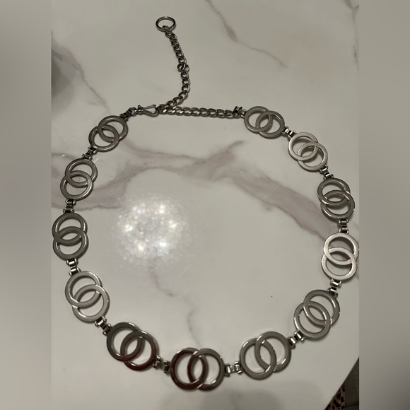 SILVER CHAIN LINK BELT - Picture 1 of 3